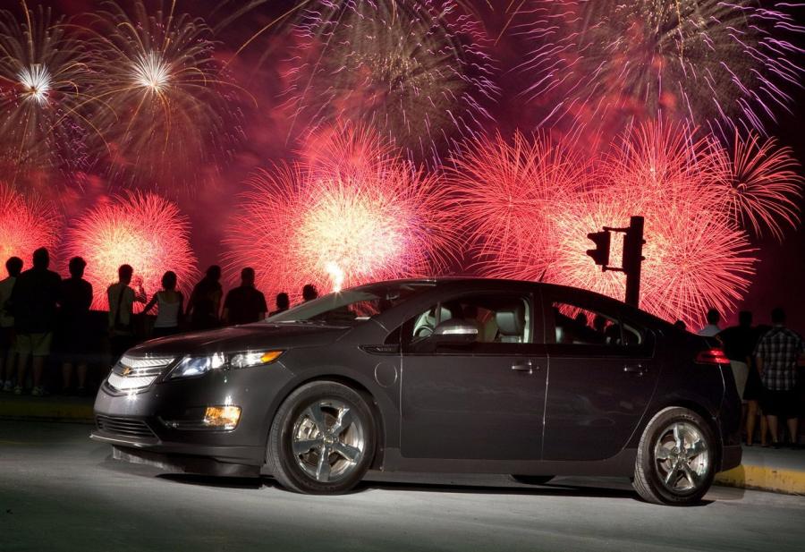 Chevrolet Volt 2011 года  (фото 8 из 356)